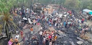 ১১টি বসতঘর ও ১টি দোকান পেকুয়ায় আগুনে পুড়ল